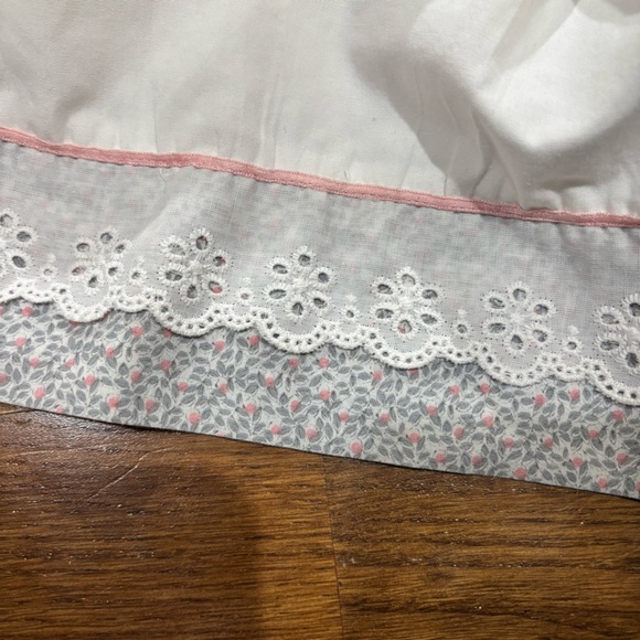 Vintage Baby Dress 18 Months – Eyelet Lace + Floral Detail Excellent Condition - Picture 5 of 5